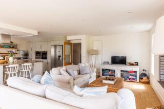 Family friendly Beach House - a skip to the water! - West Wittering - 5