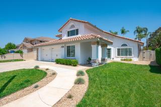 Luxe Spacious Home Near Parks Fully Equipped - Riverside - 0