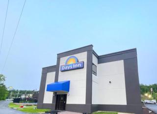 Days Inn by Wyndham Liberty - Ferndale - 0