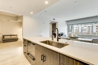 Extended Retreat in Sarasota! Condo with Pool Access - 1