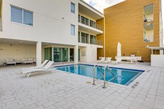 Modern Sarasota Condo with Pool Walk to Water! - 9