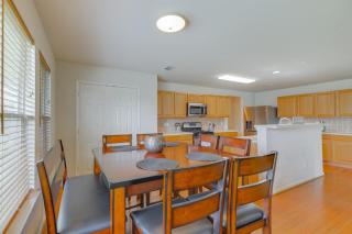 7 Mi to Downtown Baytown Spacious Home with Yard - Baytown - 5