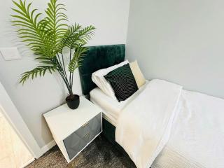Ysgol Corner by PJ Stays - Swansea - 3