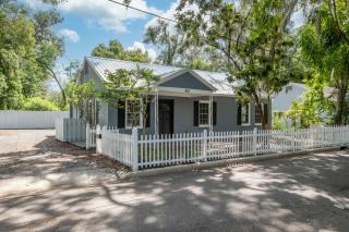 Walk to UF & Dntwn Free Parking - Pet Friendly - 3
