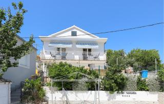 2 Bedroom Amazing Apartment In Gustirna - Gustirna - 6
