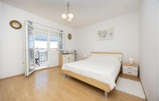 2 Bedroom Amazing Apartment In Gustirna - Gustirna - 7