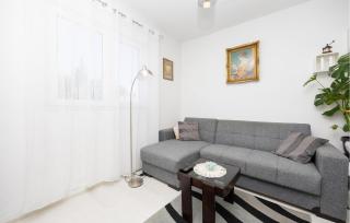 2 Bedroom Amazing Apartment In Gustirna - Gustirna - 1