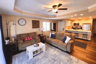 Lakeview Lake Ozark Condo 2bd2bapool-sleeps 7pp - 9