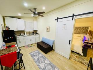 Tiny House With Private Pool - Glen Burnie - 5