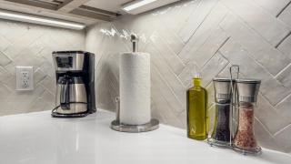 Upstay Newly Renovated Modern Apartment near SoCo - Austin - 3