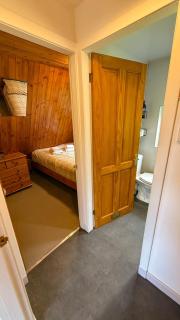 1 Bedroom Cabin with Mountain & Loch Views - Quiet Location between Glencoe & Ben Nevis - Corran - 7