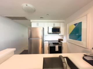 Miami top stay is nearly sold - 1