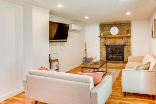 Fenced Backyard, Grill and Deck Bernville Home! - Shartlesville - 7