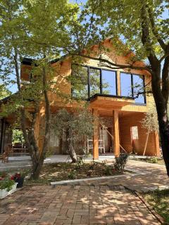 Bujtina Guri Hanit - - 0