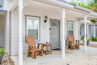 Main Street Retreat #16 - King Bed, On Main St, Shared Hot Tub & Pool - Fredericksburg - 1