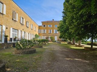 Appartement avec jardin dans un château - Lissieu - 8