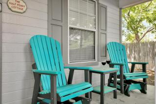 Main Street Retreat #9 - King Bed, On Main St, Shared Hot Tub & Pool - Fredericksburg - 6