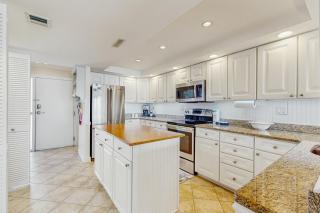 Sea Colony -- 1002S Edgewater House Rd - 2