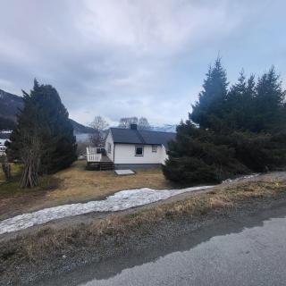 House in the centrum of Lyngseidet - Lyngseidet - 9
