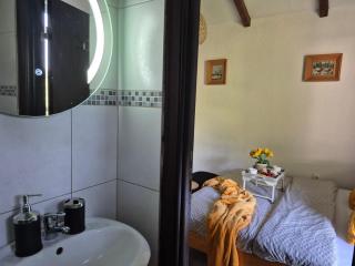 Castio del Monte winery house - - 1