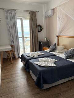 Eros Beach Hotel - Benitses - 7