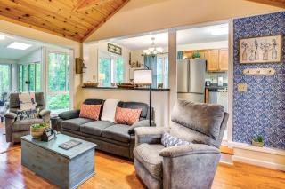 10 Mi to Sugar Mtn Bluebird Cottage in Newland - 7