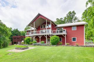 Blue Ridge Cabin on 6 Acres Hot Tub and Mtn Views! - Swannanoa - 9