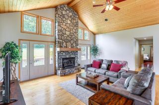 Blue Ridge Cabin on 6 Acres Hot Tub and Mtn Views! - Swannanoa - 8