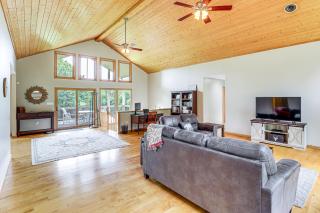 Blue Ridge Cabin on 6 Acres Hot Tub and Mtn Views! - Swannanoa - 6