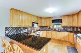 Blue Ridge Cabin on 6 Acres Hot Tub and Mtn Views! - Swannanoa - 2