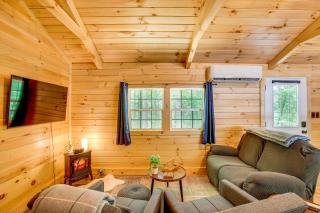 1 Mi to Dale Hollow Lake Rustic Cabin with Deck - Byrdstown - 6