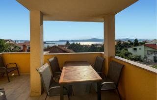 2 Bedroom Lovely Apartment In Omisalj - 8