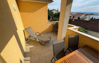 2 Bedroom Lovely Apartment In Omisalj - 7