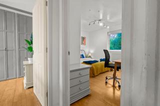 The Wanderer 3 Bedroom Apartment by AltoLuxoExperience Short Lets & Serviced Accommodation with Free Parking & Wifi - London - 9