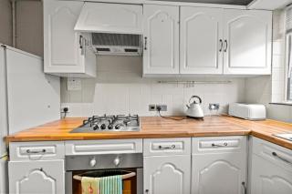 The Wanderer 3 Bedroom Apartment by AltoLuxoExperience Short Lets & Serviced Accommodation with Free Parking & Wifi - London - 6