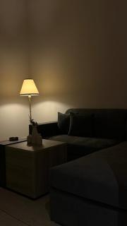 SH55, Stylish 1-Bedroom with Lounge Steps to Café&Market - Dammam - 5