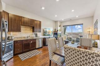Modern Townhouse with HotTub & Garage - Park City - 8