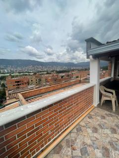 Hermosa terraza con vista al aeropuerto - Medellín - 5