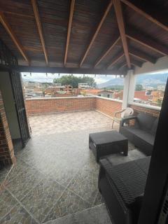 Hermosa terraza con vista al aeropuerto - Medellín - 3