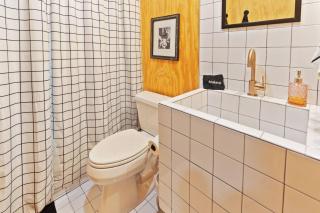 Unique*NEW*Hot Tub Studio*Mins to DT & PHX Airport - 3