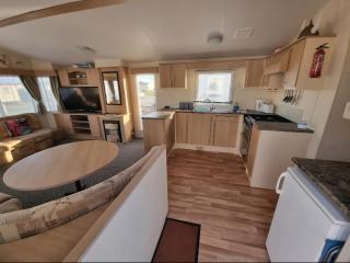 Golden Palm - Meadow Lakes - Chapel Saint Leonards - 8