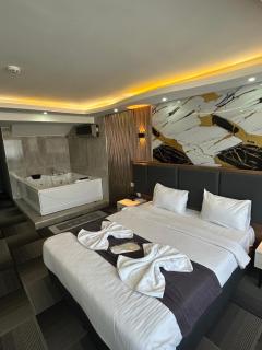 Lizbonia Suit - Istanbul - 0