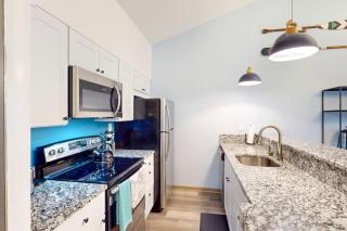 Sea Colony --- 5001 Woodland View - 1