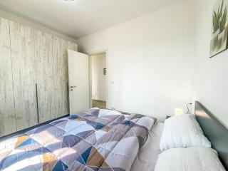 Cozy Lagoon Apartment - 3