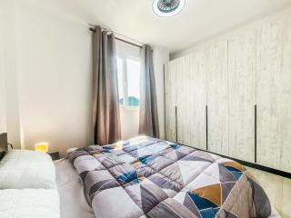 Cozy Lagoon Apartment - 2