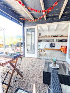 Rural Private Lodge - With Hot Tub - Outdoor Kitchen and Covered Lounge for Two - Crook of Devon - 2