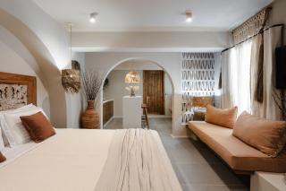 Chic Elysium - Felicity - Naxos Chora - 1