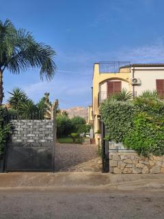 Villa Cavalluccio Marino con piscina idromassaggio - Carini - 8