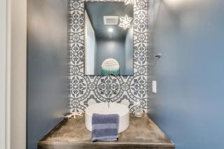 Stunning Semiahmoo Bay Views Spacious PNW Home - Blaine - 2