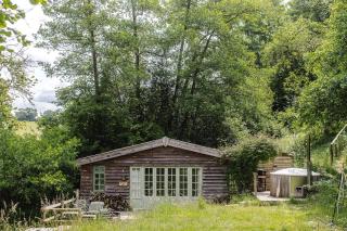 Streamside Cabin with Hot Tub - - 0